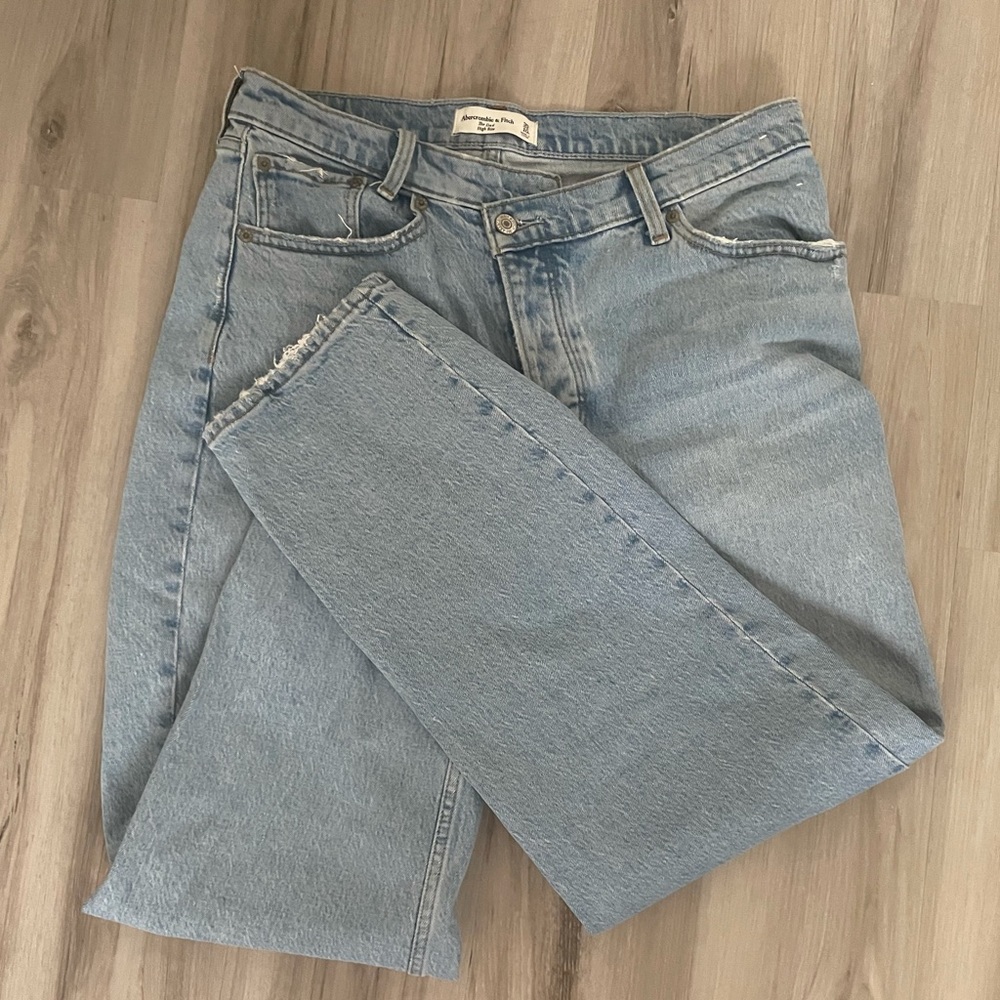 ABECROMBIE & FITCH “The Dad” HIGHRISE JEAN